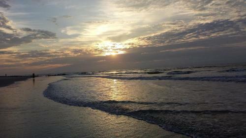 Folly Vacation 202 Beach Bungalow With All-new Amenities