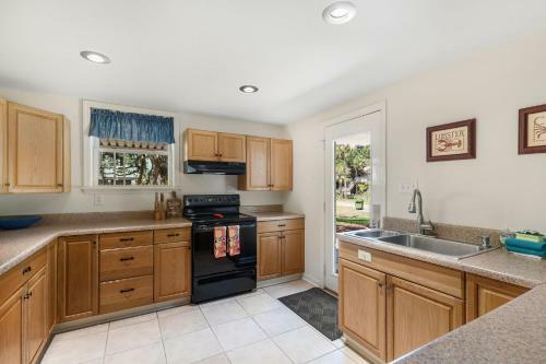 1010 E Ashley - Two Kitchens - Steps To Beach