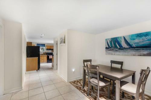 1010 E Ashley - Two Kitchens - Steps To Beach