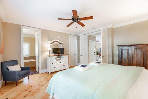 114 W Huron - Sand Castle - Saltwater Pool - Heated Upon Request