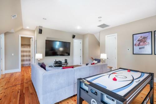 114 W Huron - Sand Castle - Saltwater Pool - Heated Upon Request