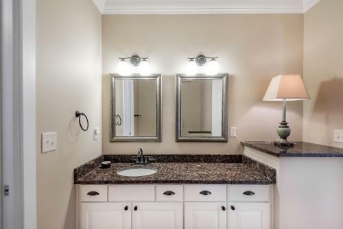 114 W Huron - Sand Castle - Saltwater Pool - Heated Upon Request