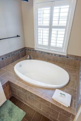 114 W Huron - Sand Castle - Saltwater Pool - Heated Upon Request