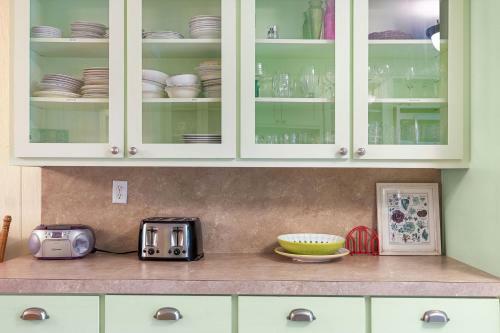 612 E Ashley - Shore Beats Work - 4 Bedrooms