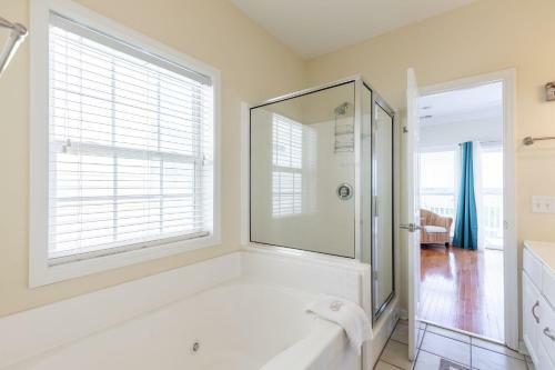 114 W Edge - River Daze - Pool