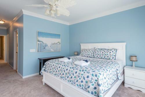 103 Waters Edge ~ 3bed/3bath Townhouse~ Pool~fishing Dock