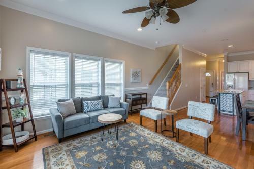 103 Waters Edge ~ 3bed/3bath Townhouse~ Pool~fishing Dock