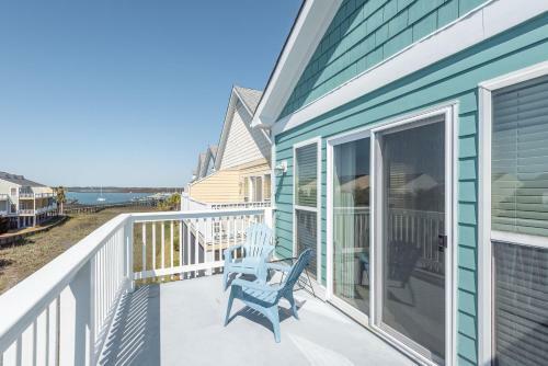 103 Waters Edge ~ 3bed/3bath Townhouse~ Pool~fishing Dock