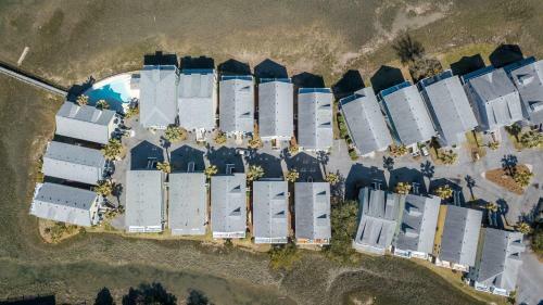 103 Waters Edge ~ 3bed/3bath Townhouse~ Pool~fishing Dock