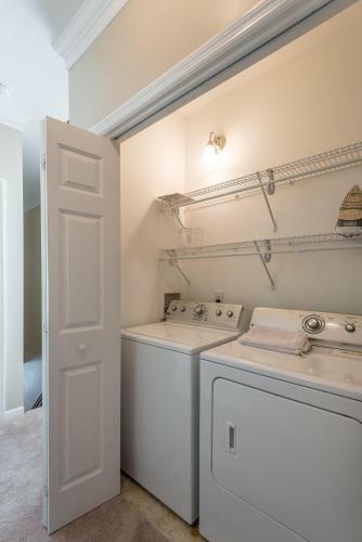 103 Waters Edge ~ 3bed/3bath Townhouse~ Pool~fishing Dock