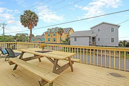 Apartamento New Listing! Boogie Down & Surf?s Up: 2-unit Home Duplex