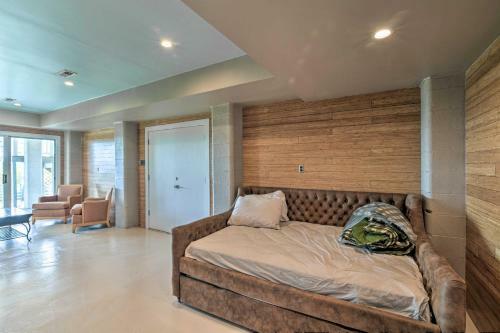 Luxurious Waterfront Retreat With Private Pier!