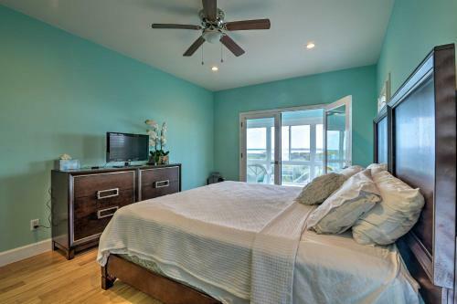 Luxurious Waterfront Retreat With Private Pier!