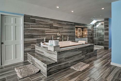 Luxurious Waterfront Retreat With Private Pier!