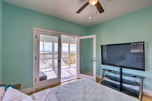Luxurious Waterfront Retreat With Private Pier!