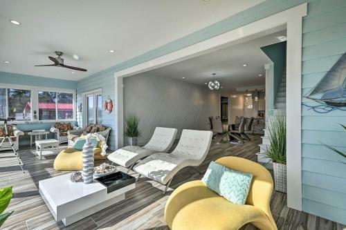 Luxurious Waterfront Retreat With Private Pier!