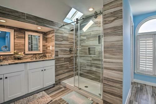 Luxurious Waterfront Retreat With Private Pier!