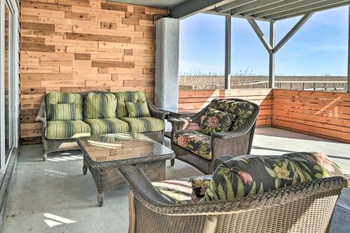 Luxurious Waterfront Retreat With Private Pier!
