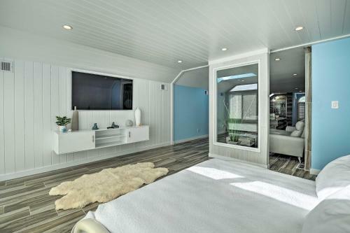 Luxurious Waterfront Retreat With Private Pier!