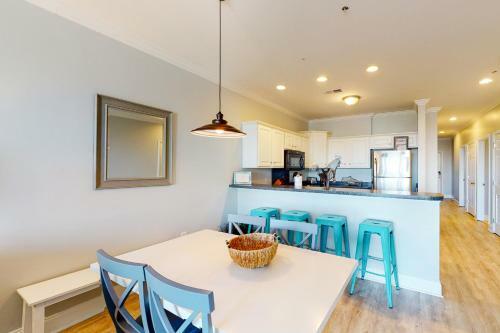 114 West Arctic