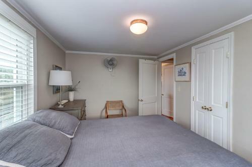 817 East Arctic