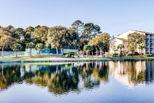 Island Club 10-109