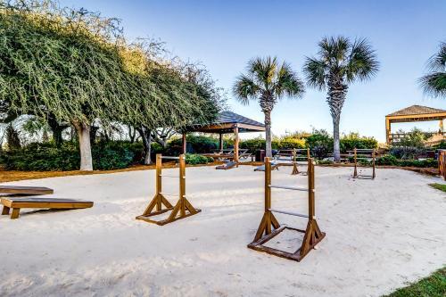 Island Club 10-109
