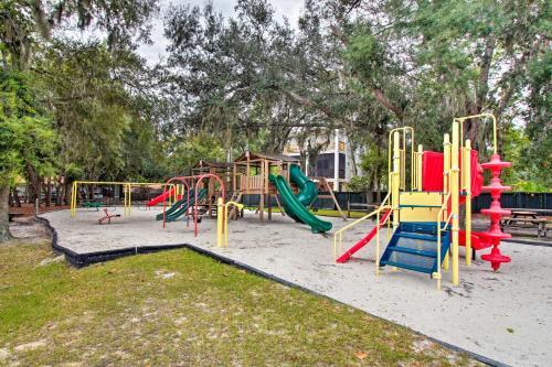 Updated Resort Villa With Pool Access, Steps To Beach