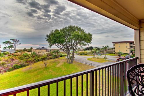 Updated Resort Villa With Pool Access, Steps To Beach