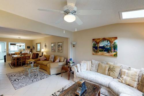 Ocean Cove 826