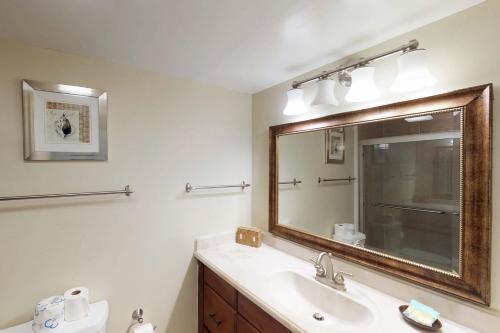Ocean Cove 826