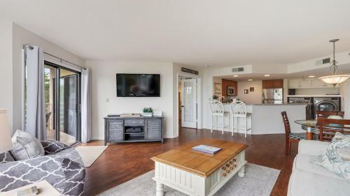 3426 Villamare