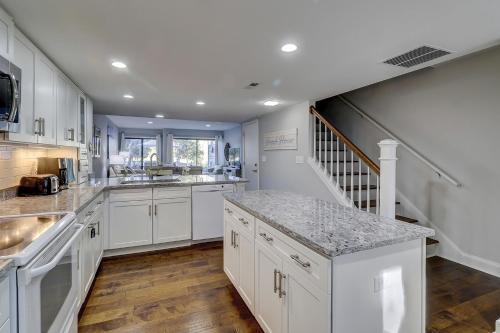 145 Greens 2 Br Shipyard Golf Condo