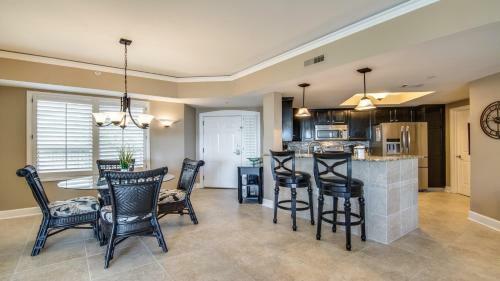 3402 Windsor Court South