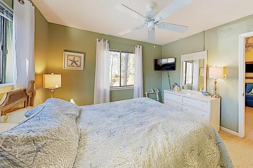 New Listing! Ground-floor Villa With Pools, Tennis Villa
