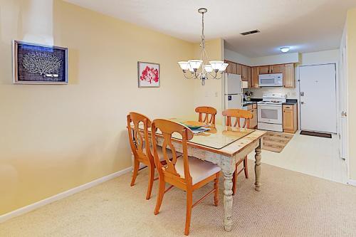 New Listing! Ground-floor Villa With Pools, Tennis Villa