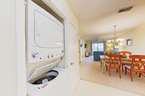 New Listing! Ground-floor Villa With Pools, Tennis Villa