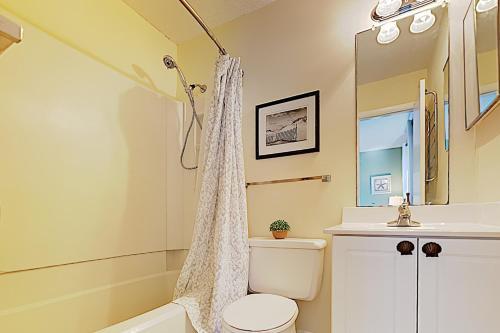 New Listing! Ground-floor Villa With Pools, Tennis Villa