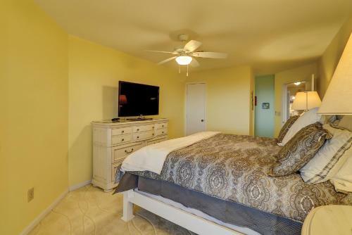 103 Sea Cloisters Oceanfront 2 Br Condo