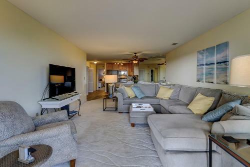 103 Sea Cloisters Oceanfront 2 Br Condo