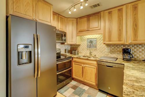 103 Sea Cloisters Oceanfront 2 Br Condo