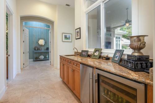 1 Brigantine Eight Br Home Private Pool