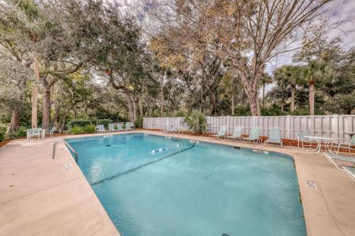 4 Bed 2 Bath Apartment In Queens Grant Villas