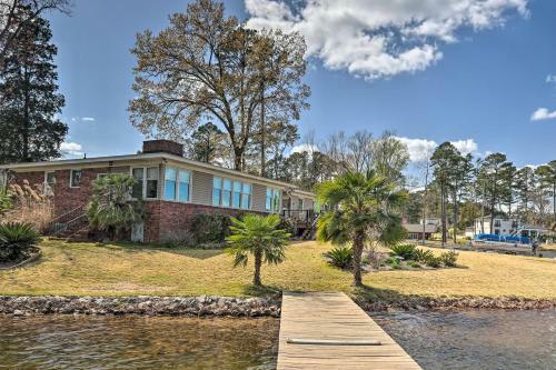 Quiet Lakefront Retreat With Dock, Deck And Grill