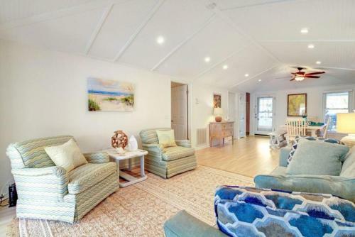 3 Twin Oaks Lane
