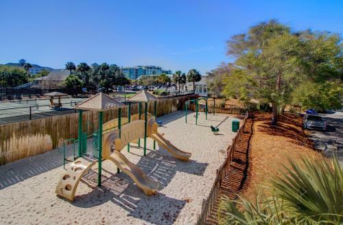 3 Twin Oaks Lane