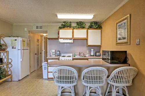 Apartamento Isle Of Palms Beachfront Condo With Balcony And Pool!