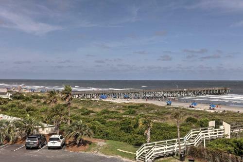 Apartamento Isle Of Palms Beachfront Condo With Balcony And Pool!