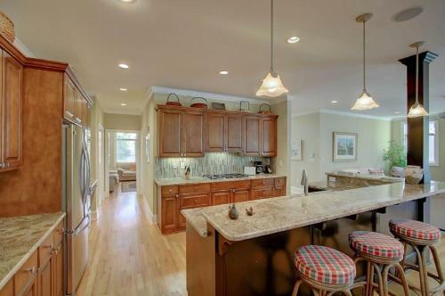 5803 Back Bay Drive