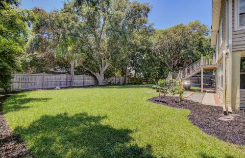 11 43rd Avenue